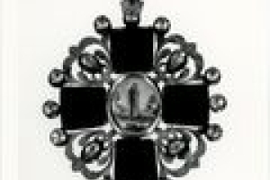 BADGE OF THE ORDER OF ST. ANNA