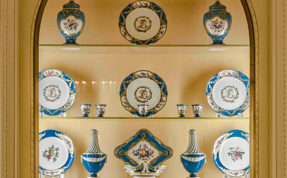 Porcelain in the French porcelain room