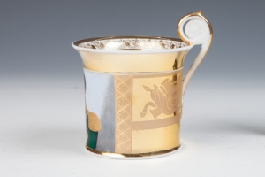 CUP WITH BUST OF A GENERAL
