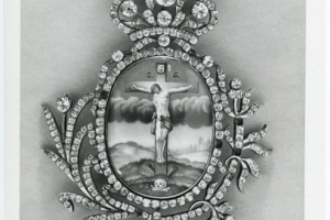 MEDALLION WITH CRUCIFIXION