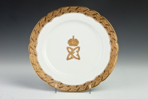 DESSERT PLATE FROM A SERVICE WITH MONOGRAMS OF GRAND DUKE SERGE AND ELIZABETH, ONE OF 19