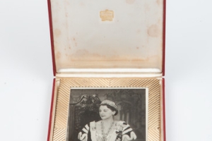 FRAME WITH A PHOTOGRAPH OF LADY BRAEBURN