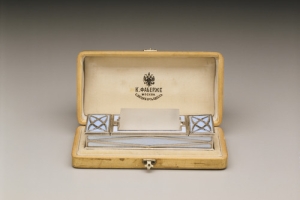 STAMP BOX AND ROLLER