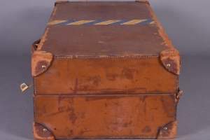 TRAVELING TRUNK