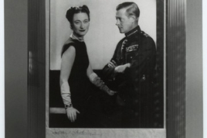 FRAME WITH PHOTOGRAPH OF THE DUKE AND DUCHESS OF WINDSOR