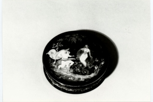 CIRCULAR BOX WITH A SCENE FROM A RUSSIAN FAIRY TALE (ONE OF TWO)