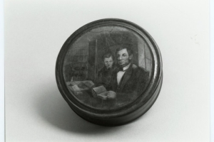 ROUND BOX WITH PORTRAIT OF PRESIDENT ABRAHAM LINCOLN
