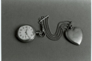 WATCH WITH LOCKET