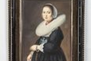 PORTRAIT OF A WOMAN STANDING