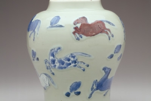 OVIFORM JAR WITH THE EIGHT HORSES OF KING MU WANG