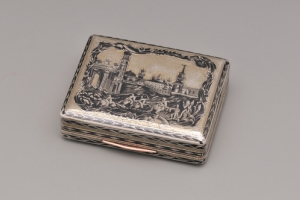 SNUFFBOX WITH THE PROPOSED MONUMENT TO MININ AND POZHARSKII