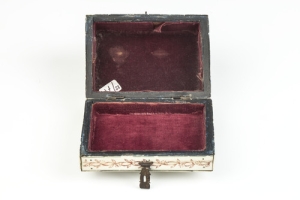 SMALL BOX FROM DRESSING TABLE SET