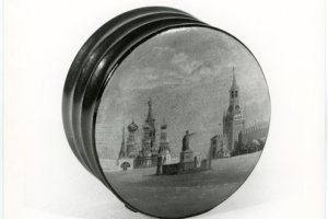 SNUFFBOX WITH A SCENE OF RED SQUARE MONUMENTS