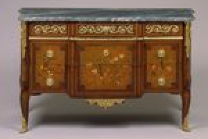 COMMODE (CHEST OF DRAWERS)