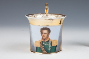 CUP WITH BUST OF A GENERAL