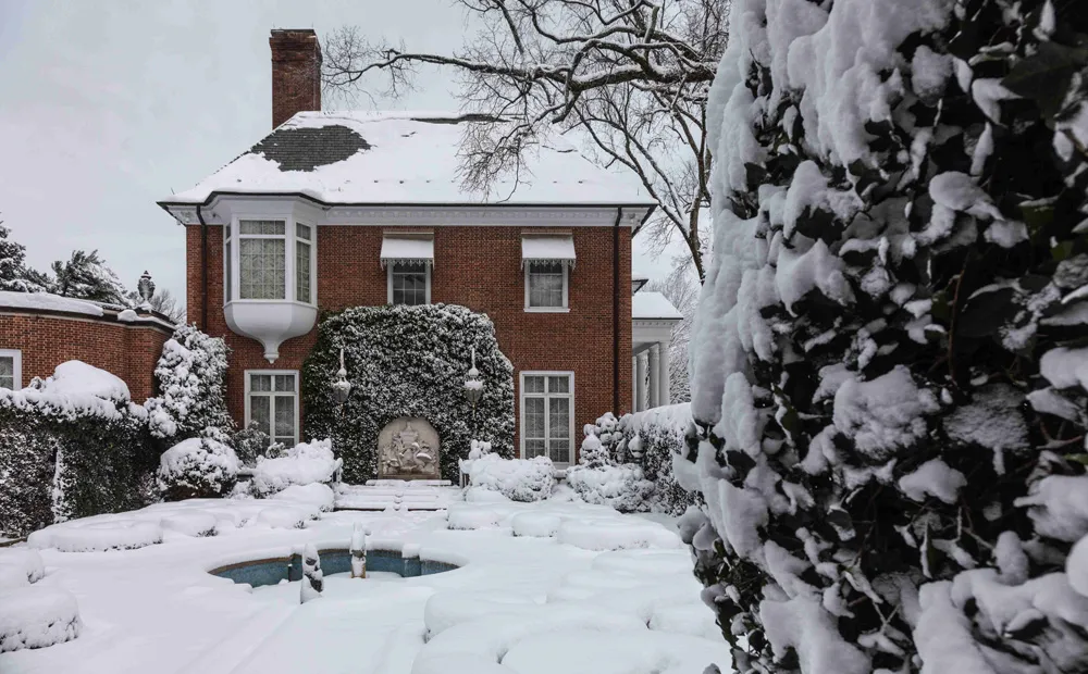 Snow in the French parterre